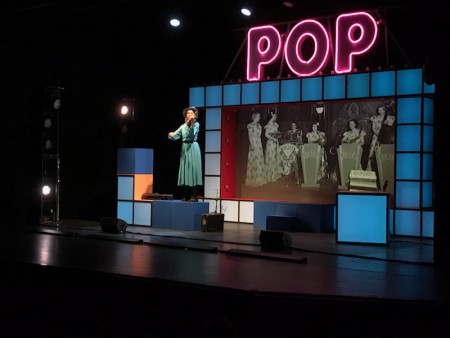 Kostym för Allt du måste veta om pop. Riksteatern. Scenograf Bengt Fröderberg. Ljus Carina Jernberg. Foto Carina Jernberg.